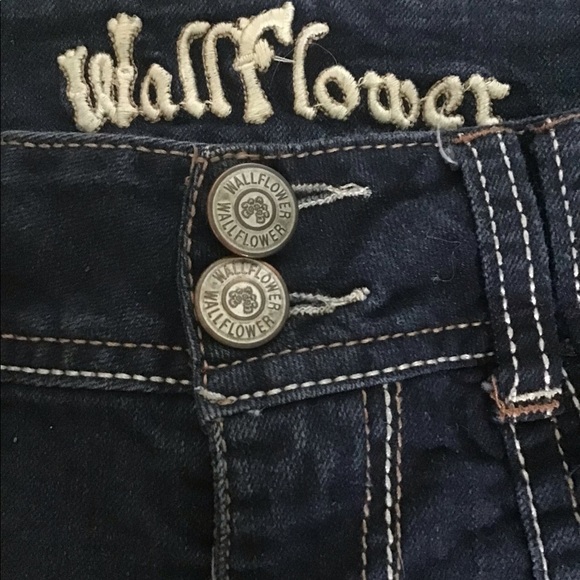 Wallflower Indigo denim shorts - Picture 4 of 9